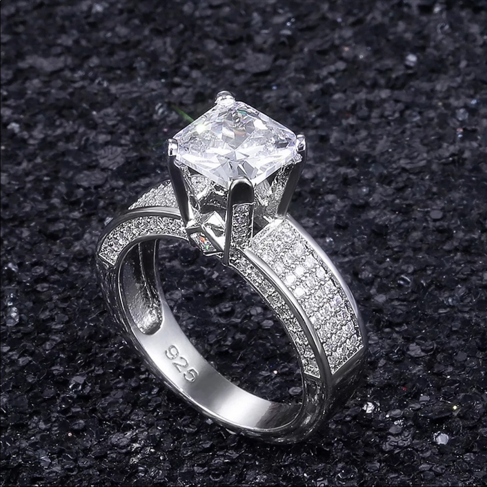 New Luxury Square Cut Popular Women’s Diamond Ring - Picture 5 of 6